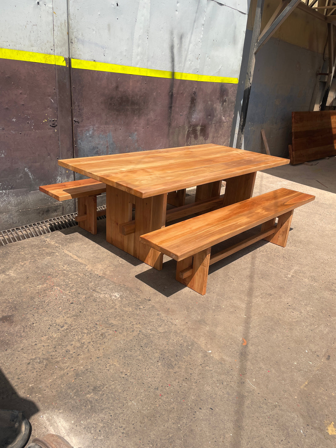 Mesa Noa + Banquetas